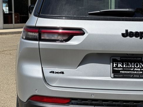 Certified 2025 Jeep Grand Cherokee L Altitude image 26