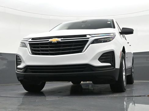 Used 2024 Chevrolet Equinox LS FWD image 32