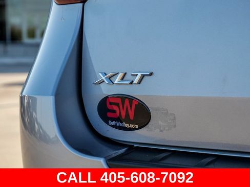 Used 2021 Ford Explorer XLT w/ Equipment Group 202A AWD/4WD image 11