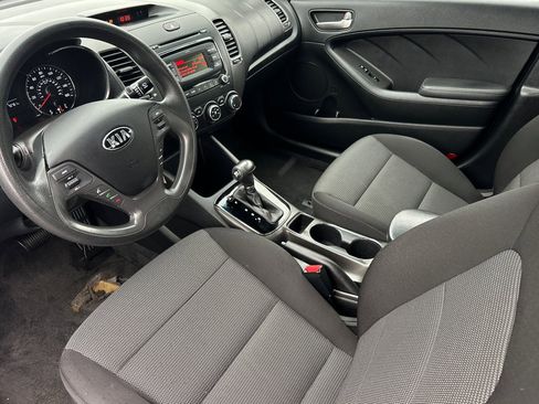 Used 2017 Kia Forte LX image 10