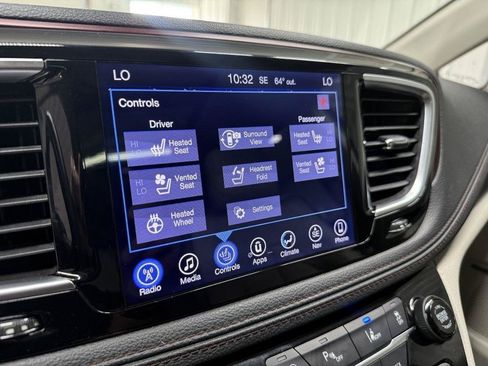 Used 2017 Chrysler Pacifica Limited FWD image 21