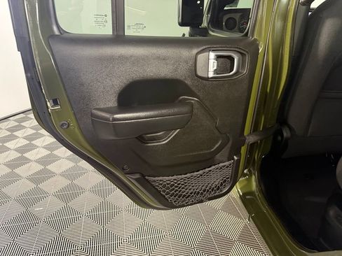 Used 2024 Jeep Wrangler Unlimited AWD/4WD image 26