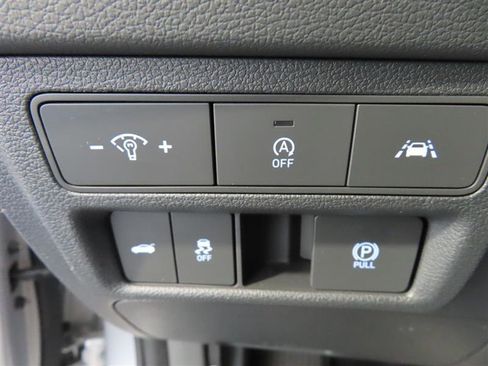 Used 2023 Hyundai Sonata SE w/ Preferred Accessory Package FWD image 16