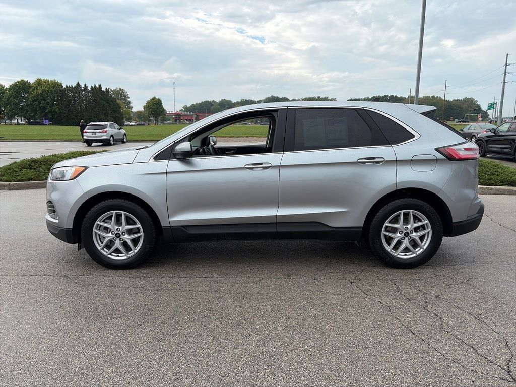 Used 2024 Ford Edge SEL w/ Convenience Package AWD/4WD image 4