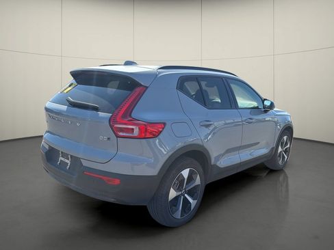 Used 2026 Volvo XC40 B5 Plus AWD/4WD image 7