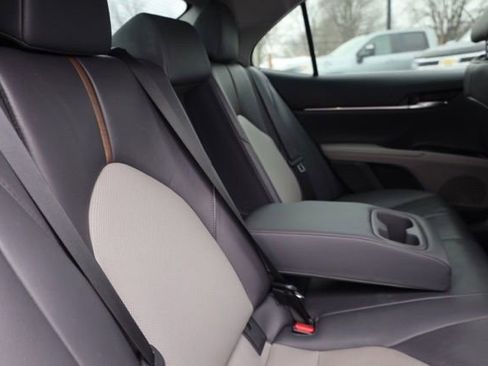 Used 2020 Toyota Camry XLE image 34