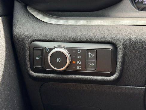 Certified 2022 Ford Explorer XLT w/ Equipment Group 202A RWD image 36