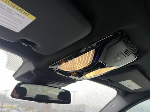 Used 2024 BMW X5 xDrive40i w/ M Sport Package image 21