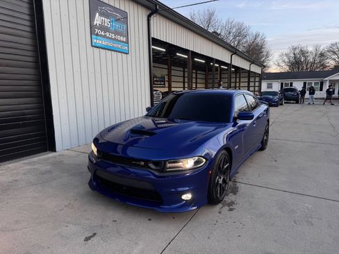 Used 2019 Dodge Charger Scat Pack w/ Technology Group image 15