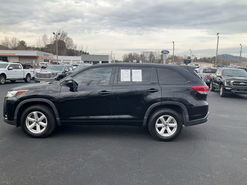 Used 2018 Toyota Highlander LE image 8