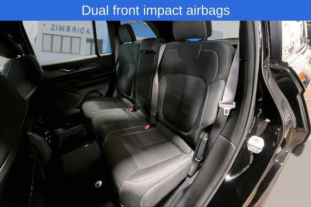 Used 2025 Jeep Grand Cherokee Laredo X w/ Luxury Tech Group I AWD/4WD image 23