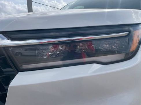 Used 2025 Honda Pilot Elite image 4