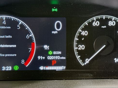 Used 2025 Honda Pilot EX-L image 13