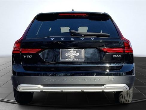 Used 2024 Volvo V90 B6 Cross Country Plus w/ Climate Package image 5
