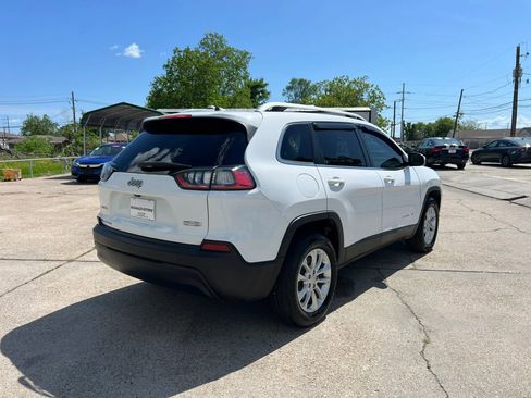 Used 2019 Jeep Cherokee Latitude w/ Popular Appearance Group image 3