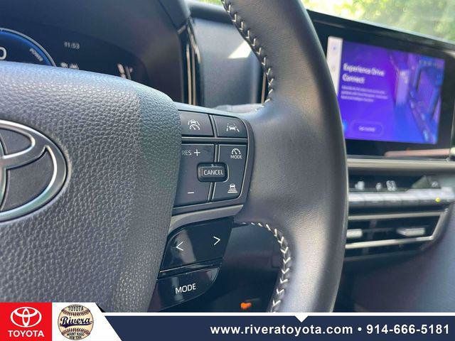 Certified 2025 Toyota Camry SE FWD image 22