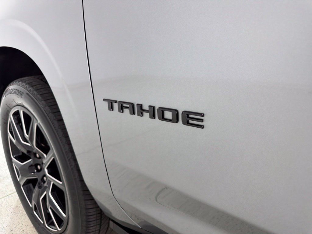 Used 2024 Chevrolet Tahoe Premier w/ Premium Package 2 AWD/4WD image 31