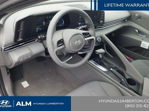 New 2026 Hyundai Elantra SE FWD image 13