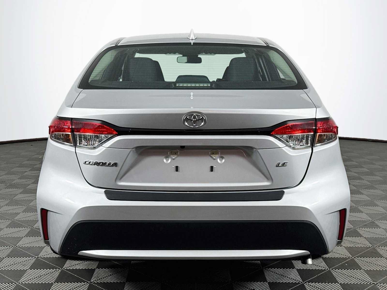 Used 2022 Toyota Corolla LE FWD image 6