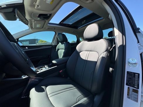 New 2026 Kia K5 EX image 12