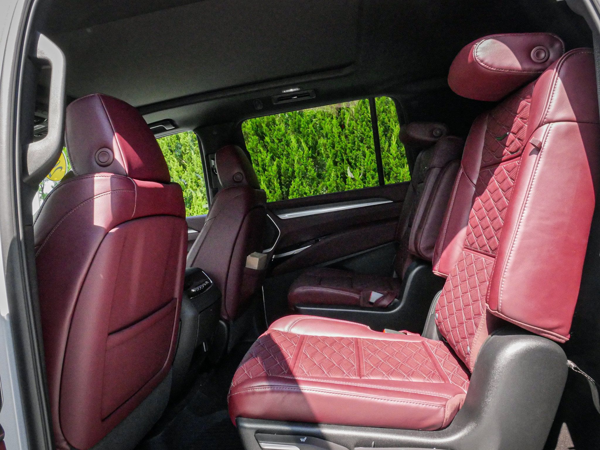 Used 2026 Cadillac Escalade ESV Sport w/ LPO, ONYX Package AWD/4WD image 30