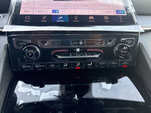 New 2025 Jeep Grand Cherokee L Limited image 17