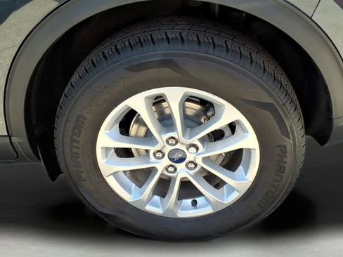 Certified 2022 Ford Escape SE w/ Cold Weather Package AWD/4WD image 7