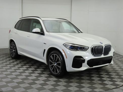 Certified 2023 BMW X5 xDrive45e w/ Executive Package image 3