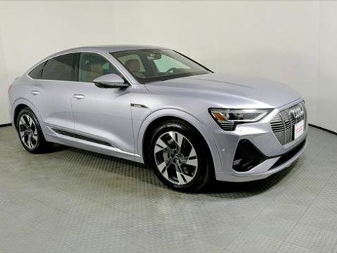 Used 2022 Audi e-tron Premium Plus w/ Premium Plus Package image 9