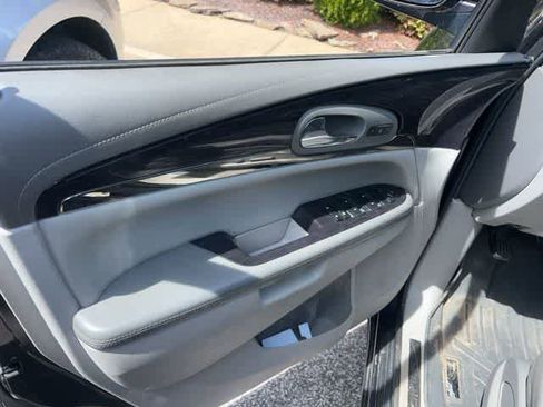 Used 2016 Buick Enclave Leather image 3
