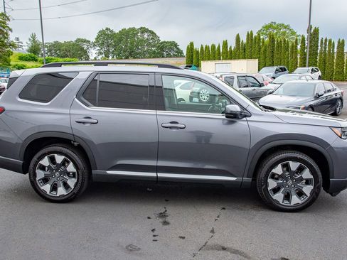 New 2026 Honda Pilot Touring image 5