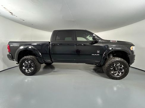 Used 2022 RAM 2500 Big Horn w/ Level C Equiment Group AWD/4WD image 8