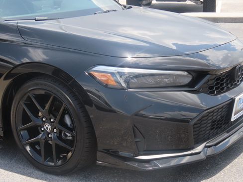 Used 2025 Honda Civic Sport image 6