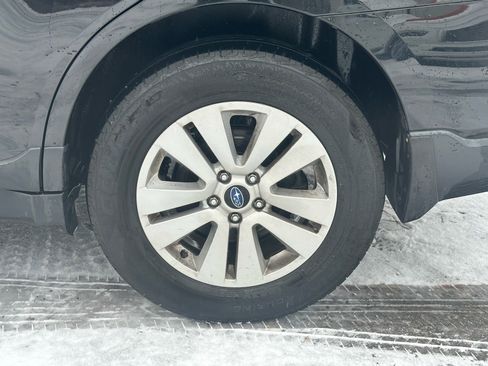 Used 2018 Subaru Outback 2.5i Premium image 6