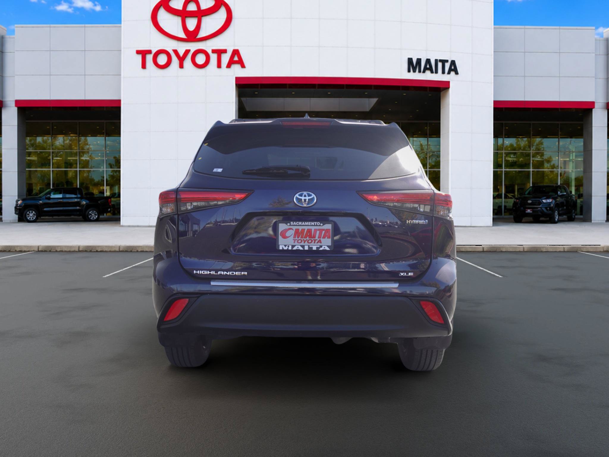 Used 2023 Toyota Highlander XLE w/ Protection Package #3 (TMS) AWD/4WD image 4