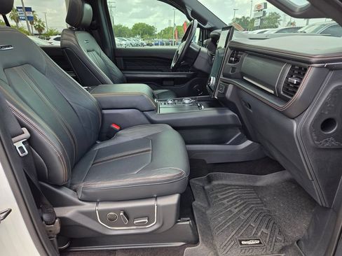 Used 2023 Ford Expedition Platinum AWD/4WD image 15
