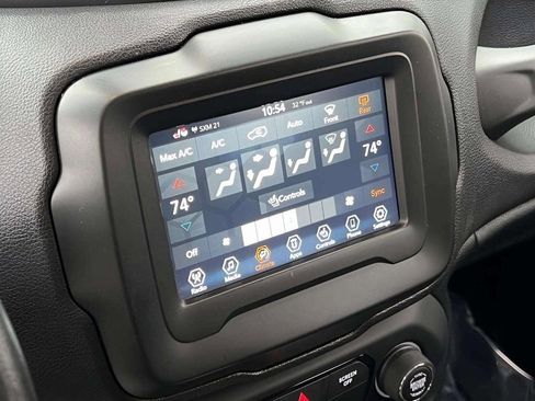 Used 2019 Jeep Renegade Trailhawk w/ Cold Weather Group II image 22