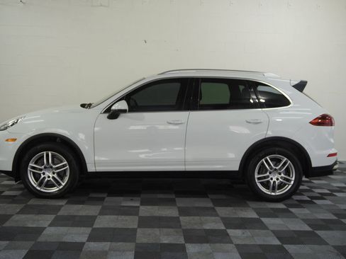 Used 2016 Porsche Cayenne AWD/4WD image 2