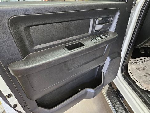 Used 2022 RAM 2500 Tradesman w/ Chrome Appearance Group AWD/4WD image 15