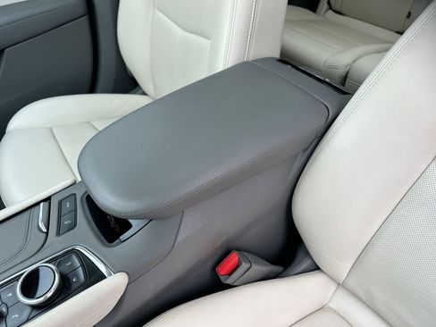 Used 2021 Cadillac XT5 Premium Luxury image 21