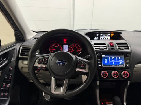 Used 2018 Subaru Forester 2.5i Premium w/ All-Weather Package image 8