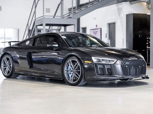 Used 2017 Audi R8 V10 plus image 8
