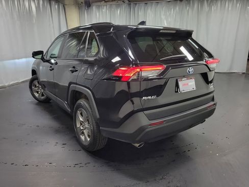Used 2024 Toyota RAV4 XLE AWD/4WD image 6
