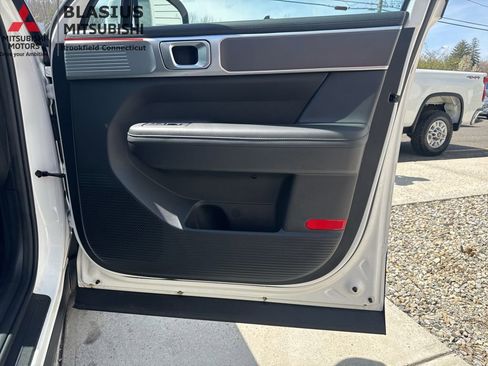 Used 2025 Hyundai Santa Fe SEL FWD image 43