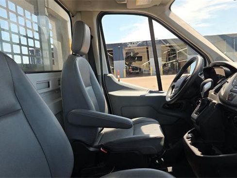 Used 2019 Ford Transit 250 138 RWD image 7