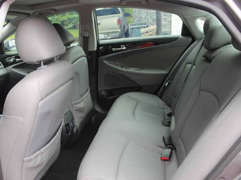Used 2011 Hyundai Sonata Limited w/ Navigation Pkg 5 FWD image 29