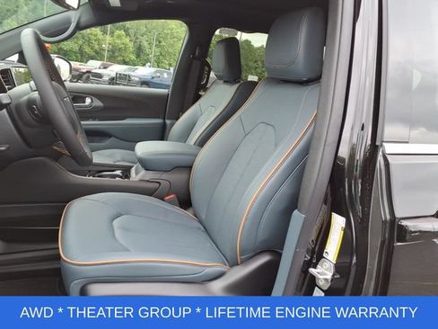 New 2027 Chrysler Pacifica Pinnacle w/ Theater Group AWD/4WD image 12