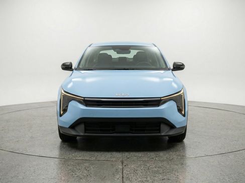 Used 2025 Kia K4 LXS image 2