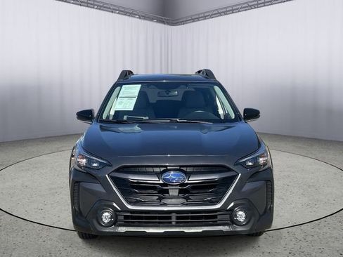 Used 2025 Subaru Outback Premium AWD/4WD image 4