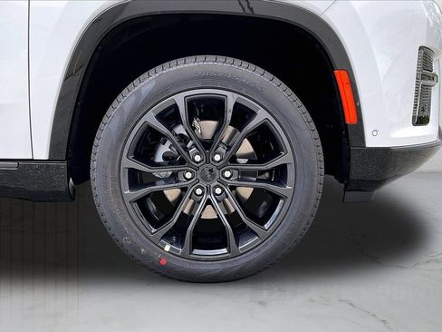 New 2026 Jeep Grand Wagoneer Summit w/ Rear Seat Video Group I AWD/4WD image 37